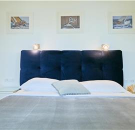 6 Bedroom Seafront Villa with Pool near Slano, Sleeps 12-14